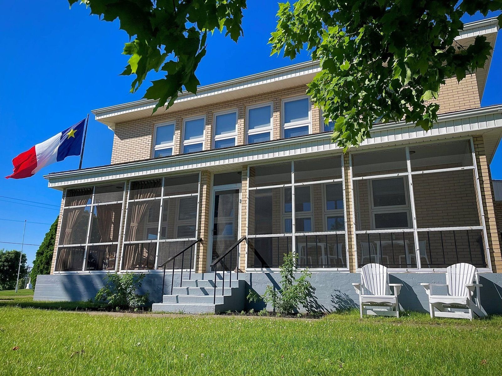 Le gîte et sa véranda
