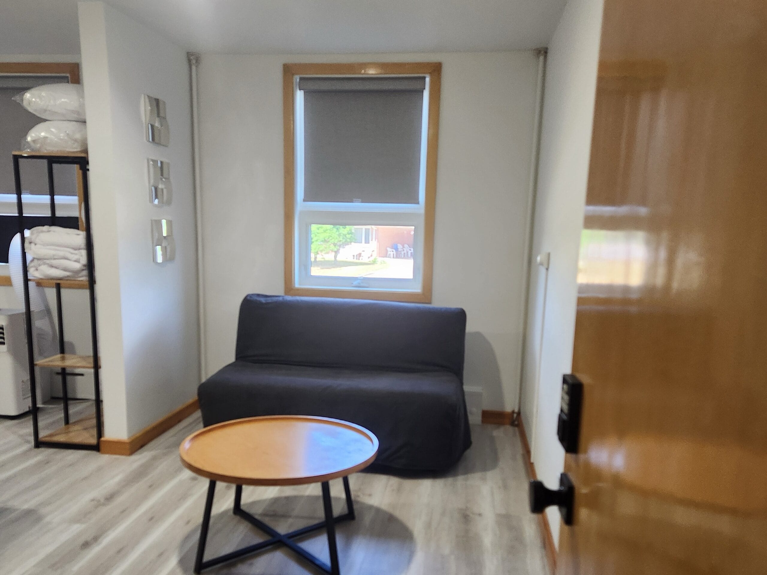 Chambre Queen divan-lit salon_crop_4-3